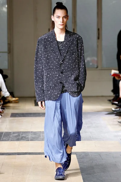 Look 19